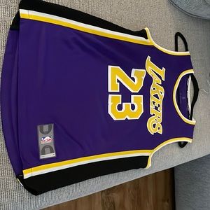 Lakers Lebron James jersey